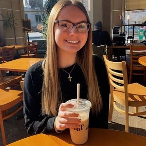 Meet your Posher, Nicole